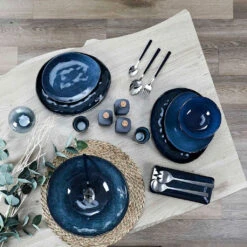 Assiette Galet En Grès Bleu D27.5cm - Au Gres Du Temps 7 Assiette Galet En Grès Bleu D27.5cm - Au Gres Du Temps -Magasin De Vaisselle Pour La Maison assiette galet en gres bleu d27 5cm au gres du temps 620108 620108 FRN04 WEB 1